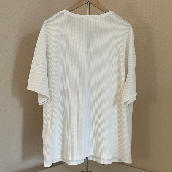 Cream Ribbed V-Neck Pocket Tee - Picture 3 of 6